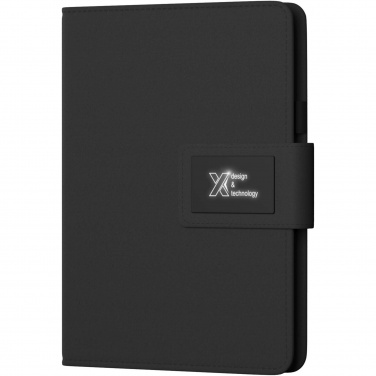 Logotrade Firmengeschenke das Foto: SCX.design O16 A5 Notizbuch mit Powerbank und Leuchtlogo