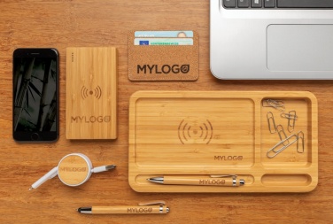 Logotrade Werbeartikel das Foto: Bambus Schreibtisch-Organizer mit 5W Wireless Charger