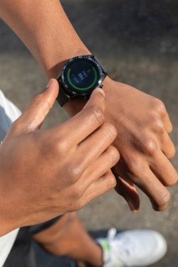 Logotrade werbemittel das Foto: Runde Fit Watch aus RCS recyceltem TPU