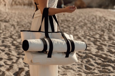 Logotrade Werbeartikel das Foto: VINGA Volonne AWARE™ Strandtasche aus recyceltem Canvas