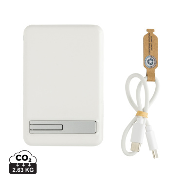 Logotrade Firmengeschenke das Foto: Zen 5000mAh 5W magnetische Bambus-Powerbank aus RCS rPlastik