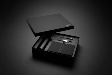 Logotrade Firmengeschenke das Foto: Swiss Peak RCS Deluxe Business-Set mit Flasche