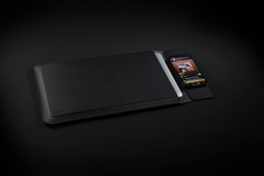 Logo trade business gifts image of: Swiss Peak 15W magnetic charging laptop sleeve 14-15,6"
