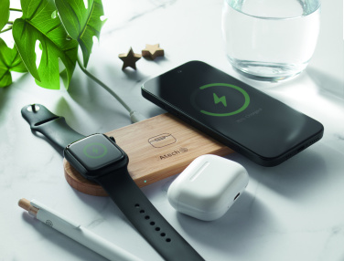 Logotrade corporate gift picture of: 3 in 1 15W wireless charger
