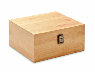 Logotrade meened pilt: Viskiklaaside komplekt puidust karbis