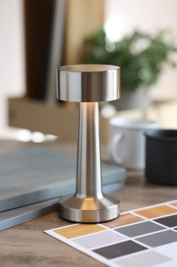 Logotrade reklaamkingi foto: HIERLUZ laetav rauast laualamp