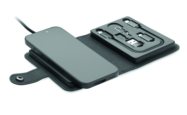 Logotrade ärikingituse foto: CAWATT 4 in 1 kaabli pistikute komplekt 15W