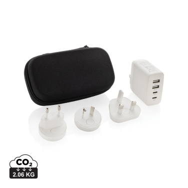 Logotrade reklaamtoote foto: TravelCharge Pro RCS plastikust reisilaadija USB C-ga