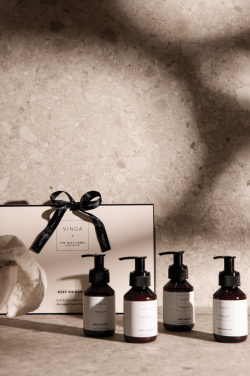 Logo trade reklaamkingitused foto: VINGA x TGL keha- ja kätehoolduskomplekt