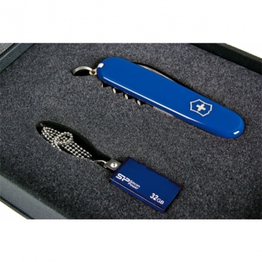 Logotrade liikelahja tuotekuva: Elegant giftset in blue colour  8GB	color blue