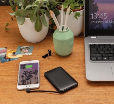 Logotrade liikelahja mainoslahja kuva: Reklaamtoode: 5.000 mAh Pocket Powerbank with integrated cables, black