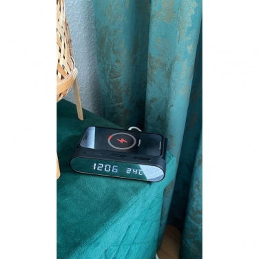 Logotrade liikelahja mainoslahja kuva: Herätyskello ja langaton laturi ADELAIDE