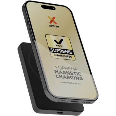 Logotrade firminės dovanos nuotrauka: „Xtorm Go2“ 15 W 5000 mAh belaidė išorinė baterija