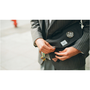 Logotrade Ideja dāvanas foto: Herschel Cove pārstrādāta kurjera soma 22,5L