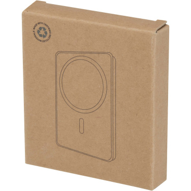 Logotrade biznesa dāvanas foto: Acrab 5000 mAh 15 W magnētiskā bezvadu pārnēsājamā uzlādes ierīce ar 20 W strāvas padevi - izgatavota no pārstrādātas plastmasas