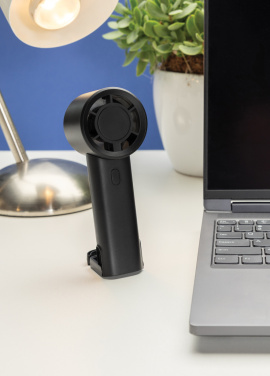 Logotrade korporatīvās dāvanas foto: Pārnēsājams ventilators no pārstrādātas plastmasas, kas ir atkārtoti uzlādējams Twist RCS