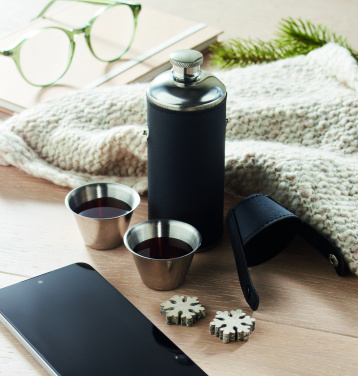 Лого трейд pекламные cувениры фото: Hip flask with shot cups
