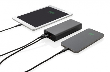 Logotrade kampanjprodukter bild: Terra 20W/20.000 mAh powerbank, RCS återvunna material