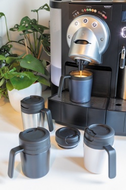 Logotrade profilreklam bild: Coffee to go termosmugg med handtag