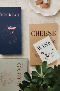 Logotrade reklamprodukter bild: VINGA Story of wine