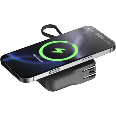 Logotrade presentreklam bild: Xtorm TravelPro 30 W 3-i-1-reseladdare på 10 000 mAh