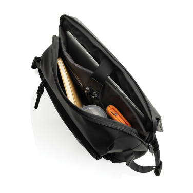 Logotrade reklamprodukter bild: Swiss Peak OSLO RCS Messenger väska