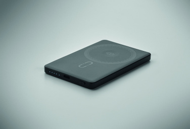 Logotrade profilreklam bild: Magnetisk powerbank 5000mAh 15W